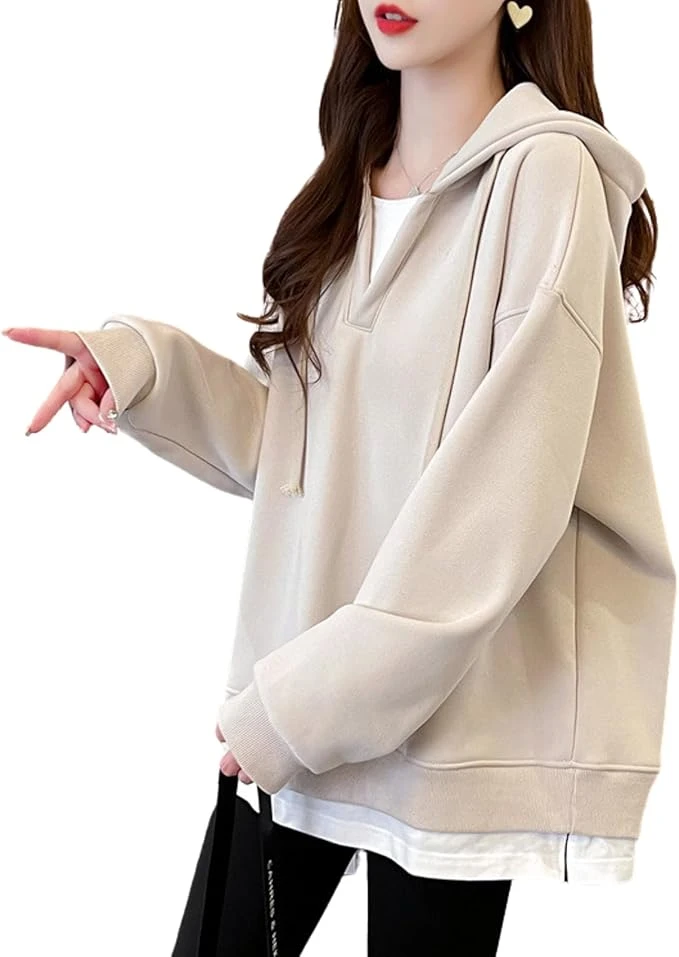 Áo hoodie nữ, kiểu dáng nhiều lớp, thiết kế phối màu, chất liệu mỏng nhẹ.