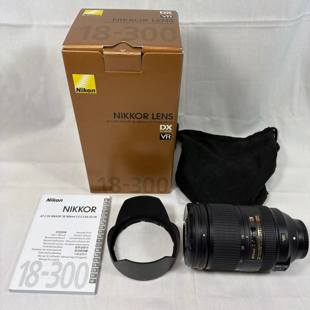 Ống kính NIKKOR 18–300mm f/3.5–5.6G ED VR, hàng đã qua sử dụng, tình trạng đẹp