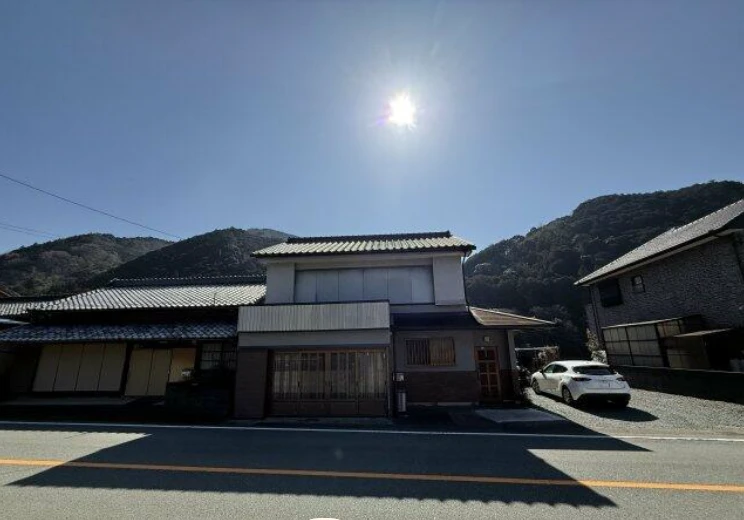🏡 Bán nhà 2 tầng 9DK có tầng hầm tại Yokono, thành phố Matsusaka · 4LDK+ · 218.2 m² · 280 万円