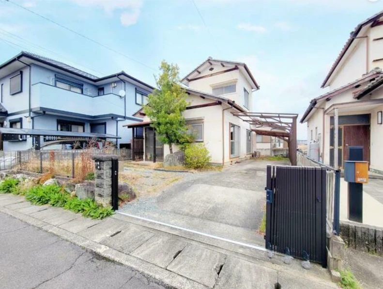 🏡 Bán nhà 2 tầng 3DK tại Kubo-cho, thành phố Matsusaka, Mie · 3DK · 180.7 m² · 498 万円