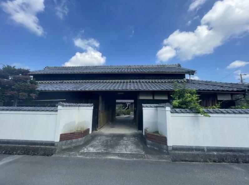 🏡 Bán nhà truyền thống 2 tầng 8DK tại Hazamura, thị trấn Meiwa, Taki, Mie · 4LDK+ · 525.8 m² · 600 万円