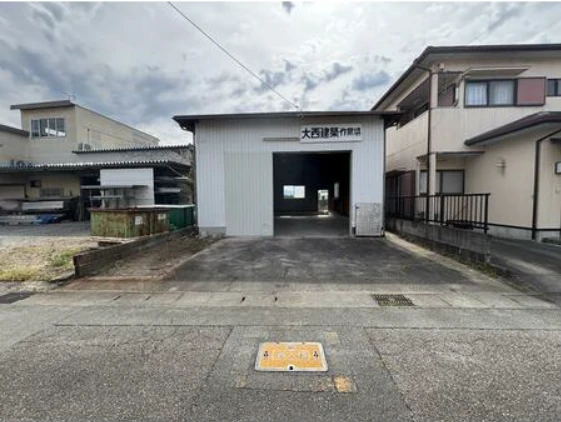 🏢 Bán kho xưởng tại Toyoharachō (豊原町), thành phố Matsusaka, tỉnh Mie · 4LDK · 133 m² · 450 万円